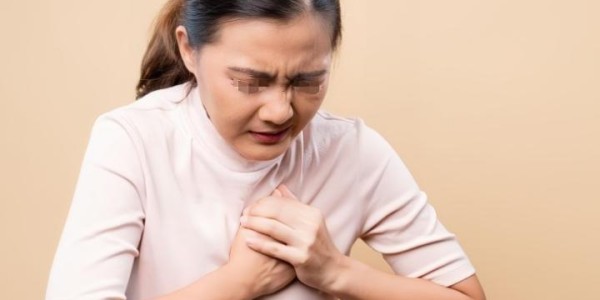 多宝体育官方入口-如果在家突发心梗，黄金6分钟自救法，快了解，关键时刻可自救