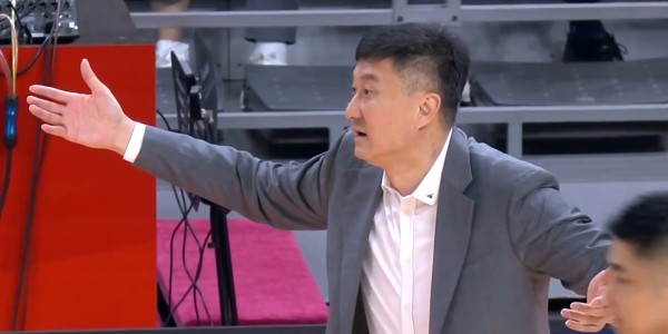 广东3消息！杜锋获男篮名宿力挺，麦考尔暂时离队，拉科迎首秀